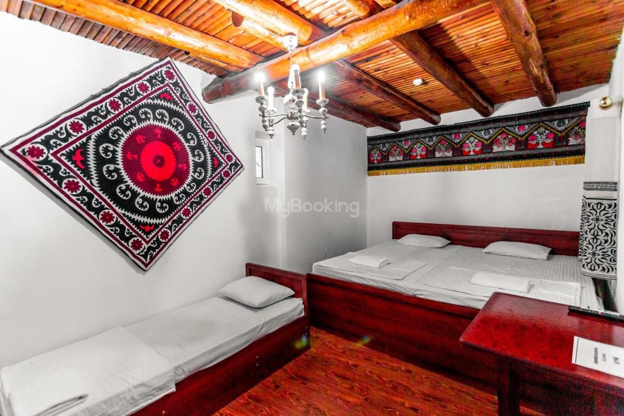 Okhun Madrasah15Th-16Th Century Hotel Bukhara Exterior foto